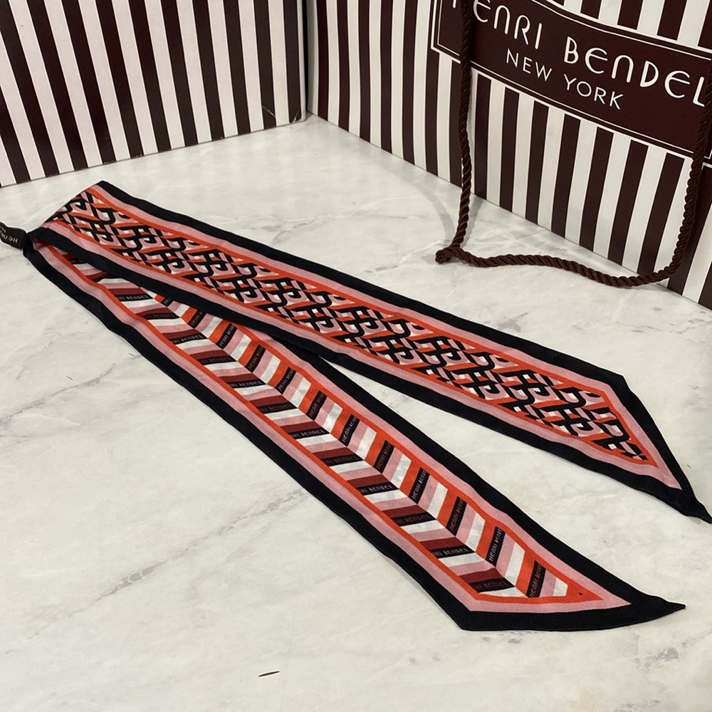 Henri Bendel Twilly Handbag Purse Scarf